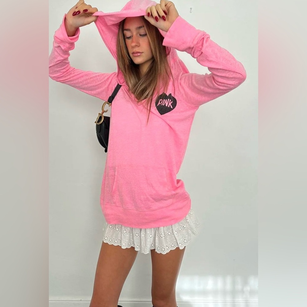 🖤🩷 Super RARE Victoria’s Secret”PINK” Hooded Thermal with Kangaroo Pouch 🩷🖤